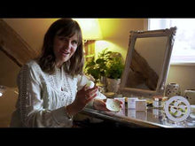 Load and play video in Gallery viewer, Video describing No Secrets Solo bar. A soap bar with a difference. Use for hair and body. Plant based and suitable for vegans.
